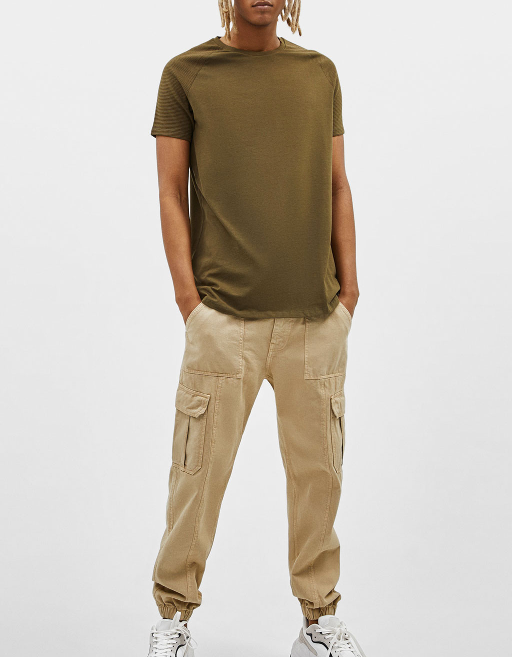 Raglan sleeve T-shirt